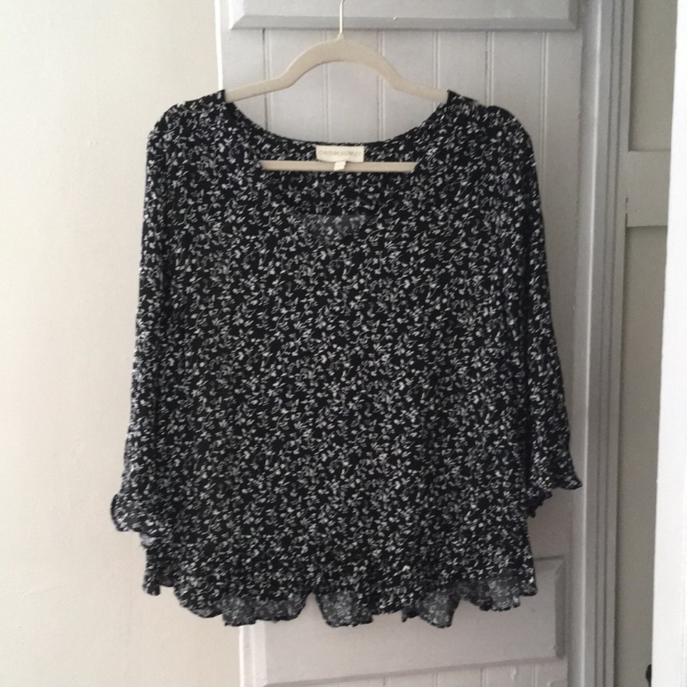 Black with white floral detail quarter sleeve top